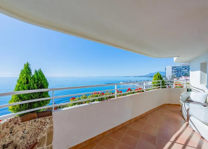 Beachfront Center Apartament