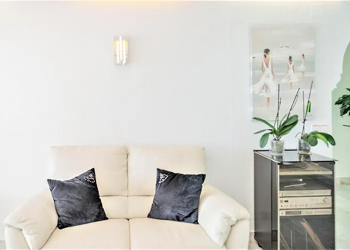 Beachfront Center Apartament *
