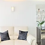 Beachfront Center Apartmán *