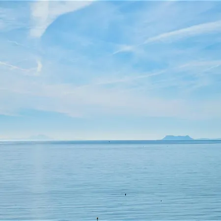 Beachfront Center Διαμέρισμα *