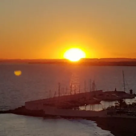 Beachfront Center Διαμέρισμα