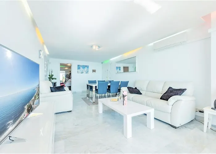 Beachfront Center マルベーリャ