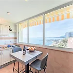 Beachfront Center Apartment Marbella